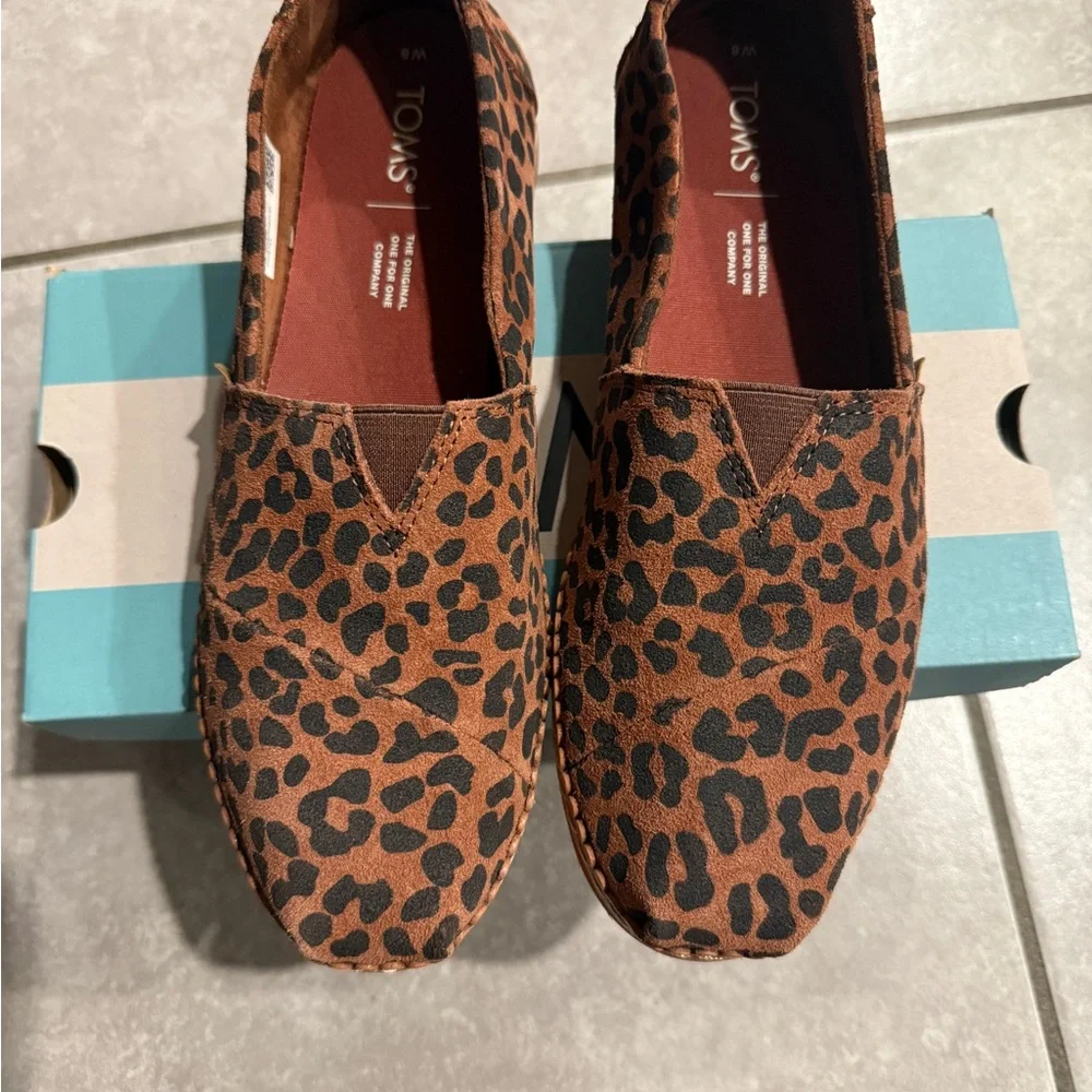Toms Womens Leopard Slip Ons - Brown and Black - Picture 5 of 6